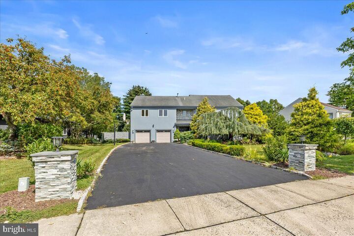 Property Photo:  24 Hereford Drive  NJ 08550 