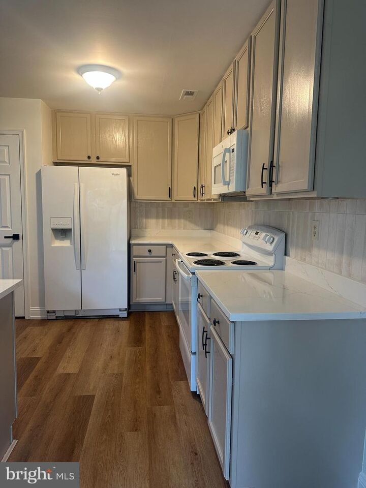 Property Photo: 5125 Cinnamon Court PA 18902