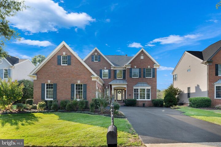 Property Photo: 15295 Golf View Drive VA 20169