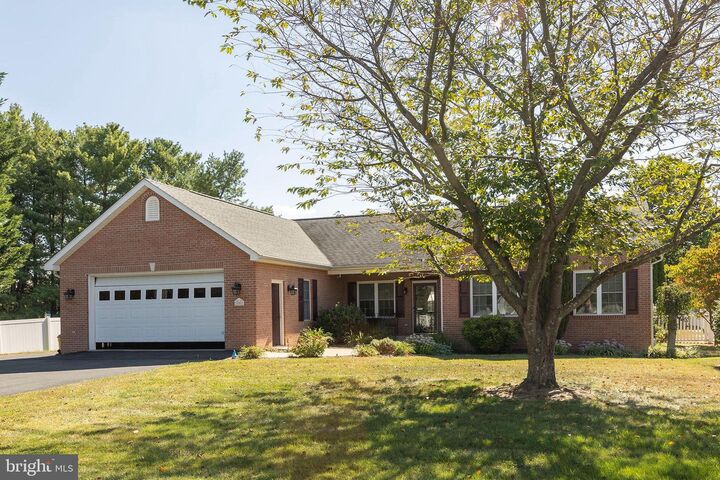 Property Photo: 2808 Saratoga Drive VA 22601