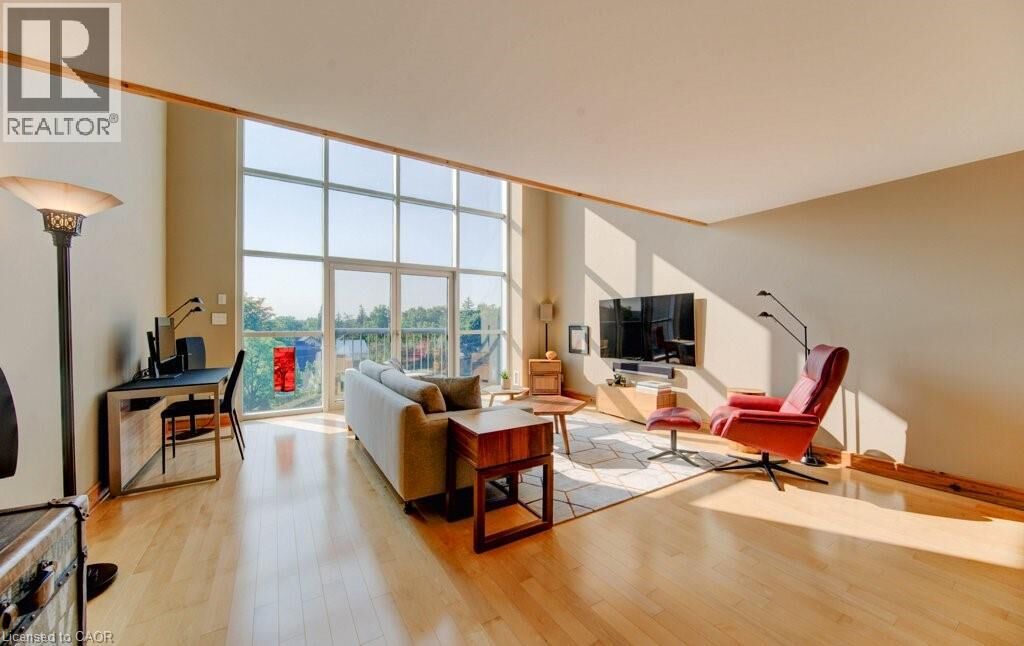 Property Photo:  5 Father David Bauer Drive 408  ON N2L 6M2