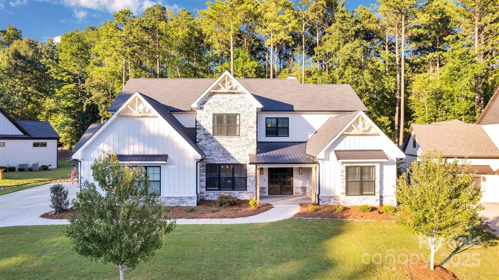 Property Photo:  16416 Crosshaven Drive  NC 28278 