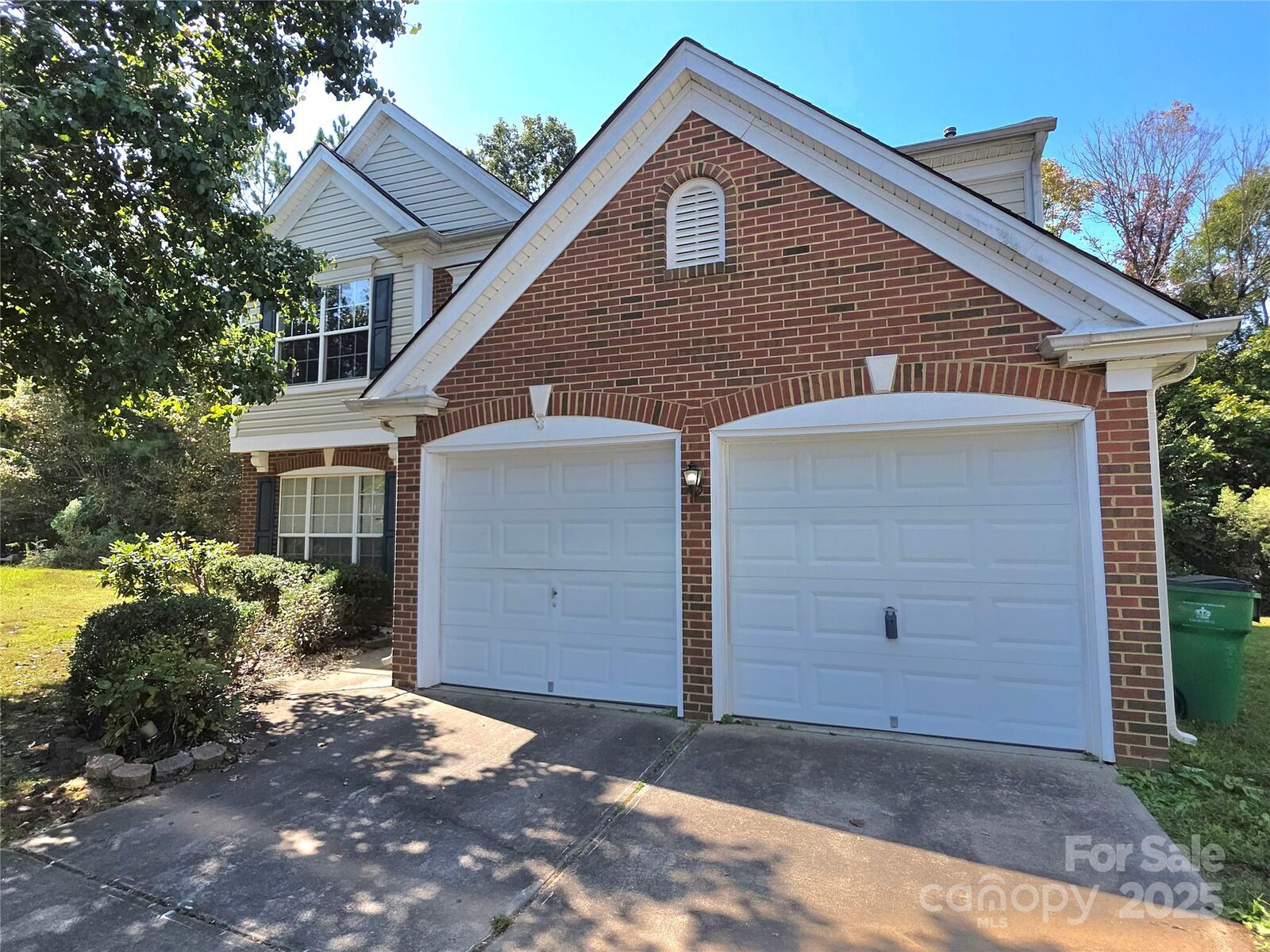 Property Photo:  521 Volunteer Court  NC 28213 