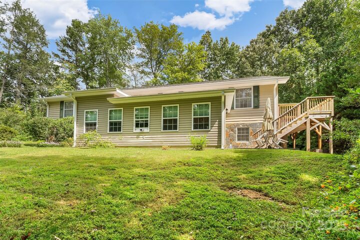 Property Photo:  111 Maple Ridge Drive  NC 28762 