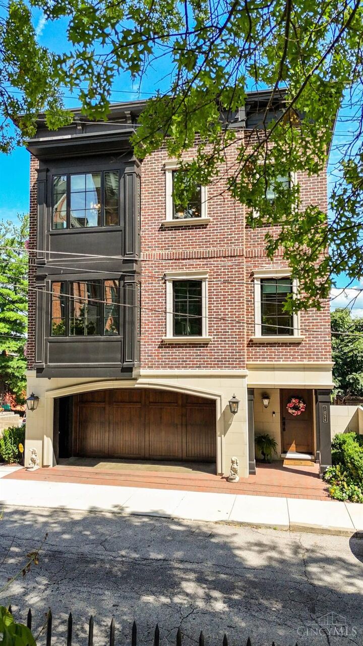 Property Photo: 1054 St Paul Place OH 45202