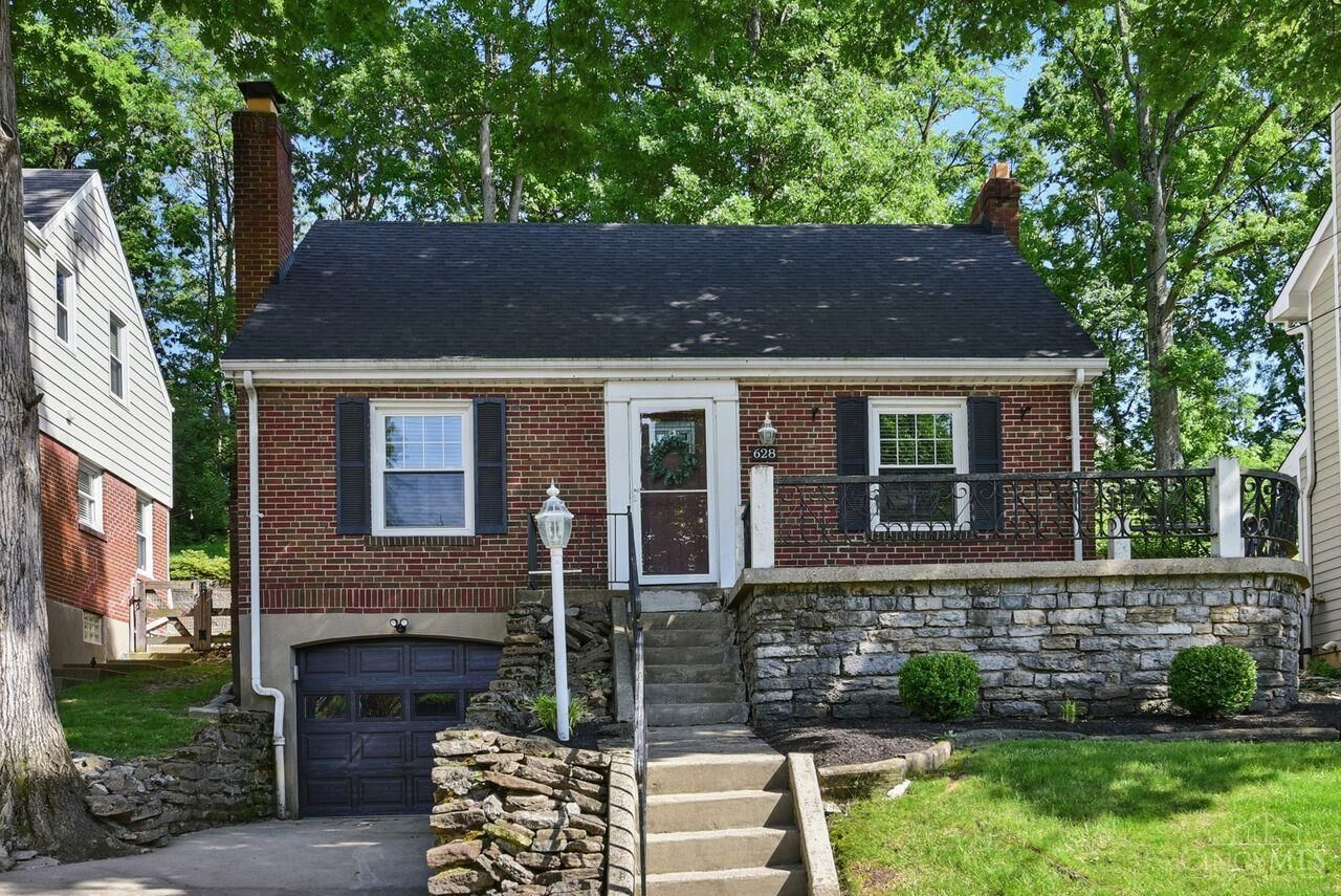 Property Photo:  628 Rushton Road  OH 45226 