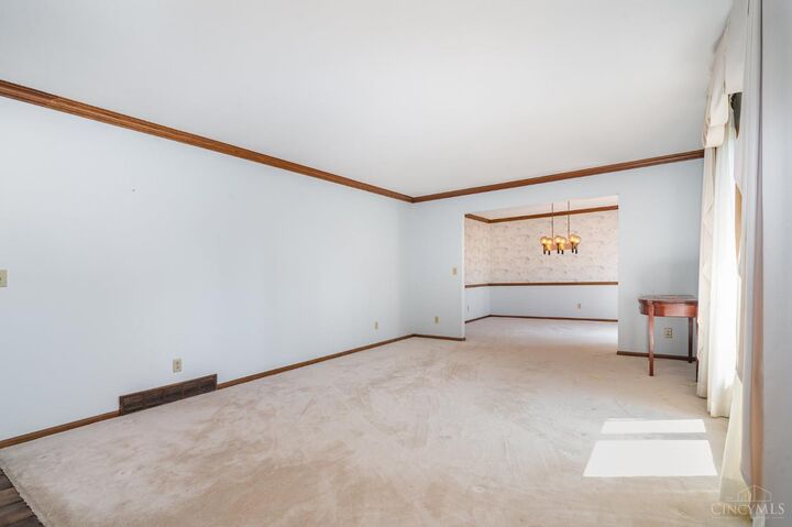 Property Photo: 7276 Kirkridge Drive OH 45233
