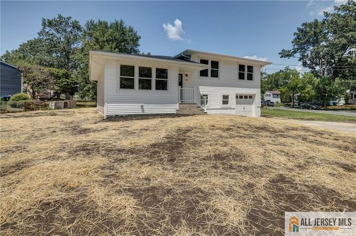 Property Photo:  42 Larchmont Road  NJ 08837 