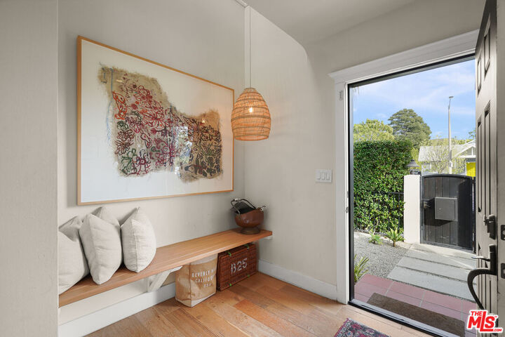 Property Photo: 927 N Vista St CA 90046