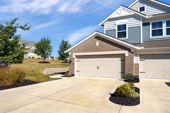 Property Photo: 16 Pebble Brook Place OH 45066