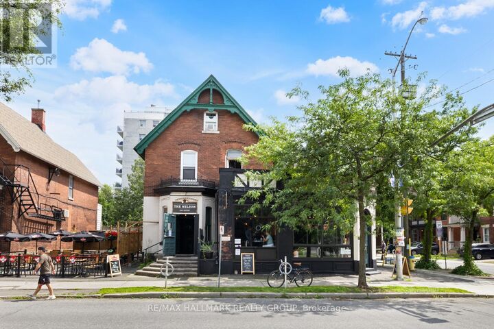 246 Laurier Avenue East  Ottawa ON K1N 6P4 photo