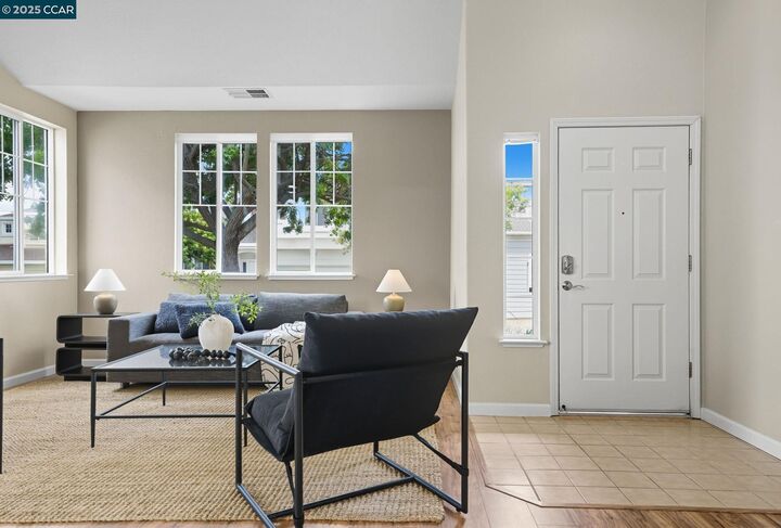 Property Photo:  118 Rocky Pointe Ct  CA 94547 