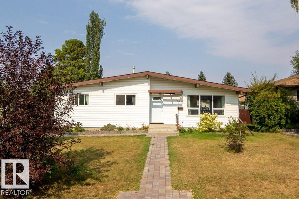 Property Photo:  6916 151 Avenue NW  AB T5C 2Y7 