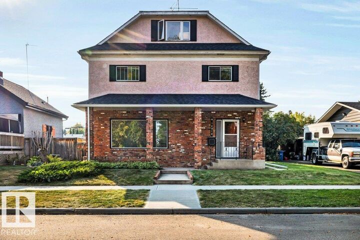 Property Photo:  4314 52 Street  AB T9A 1N4 