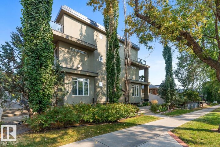 9856 83 Avenue NW 3  Edmonton AB T6E 0B5 photo
