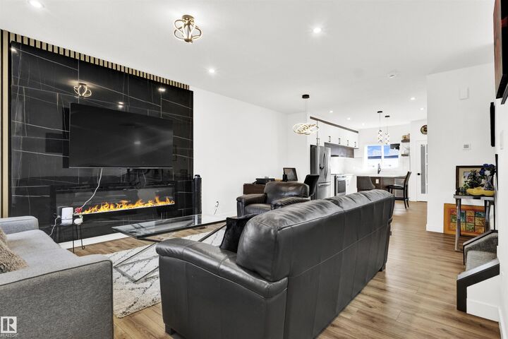 Property Photo:  9559 85 Street NW  AB T6C 3E1 
