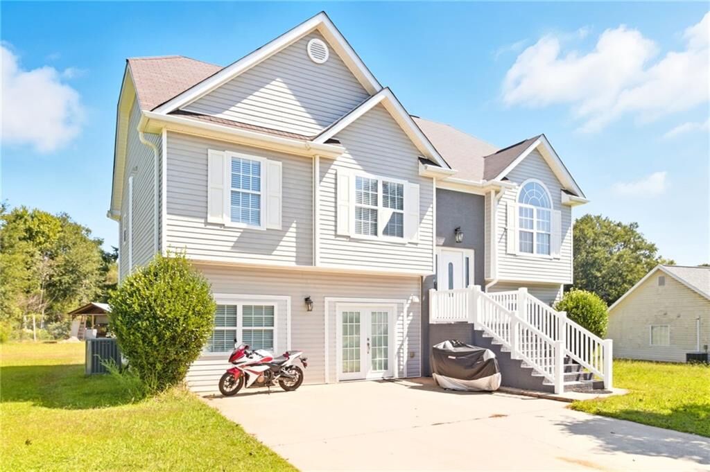 Property Photo:  107 Sammy Circle  GA 30223 