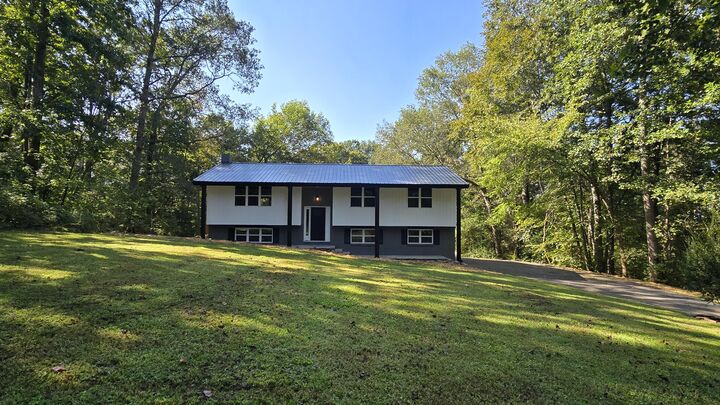 Property Photo: 711 Omega Drive TN 37397