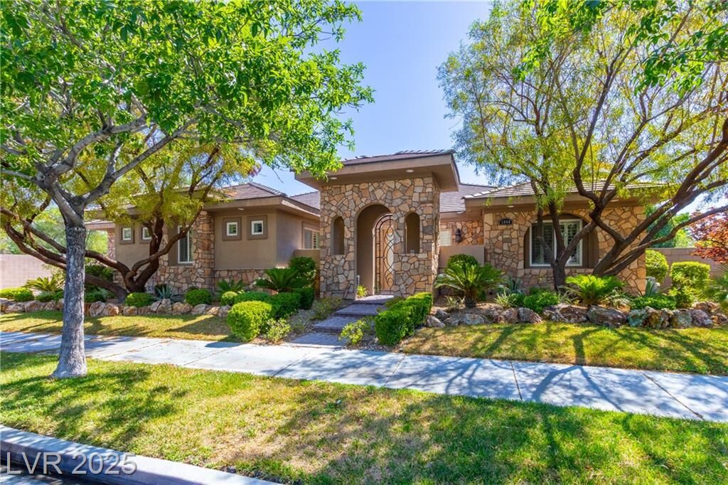 Property Photo:  2960 American River Lane  NV 89135 