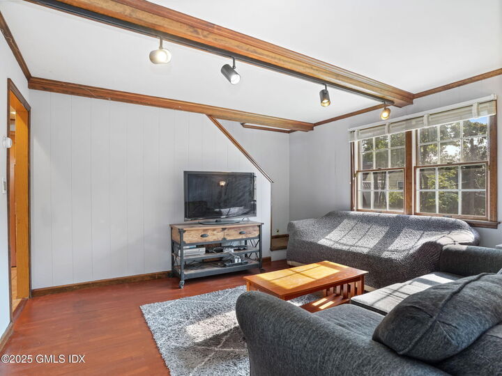 Property Photo:  11 Rockland Place  CT 06831 