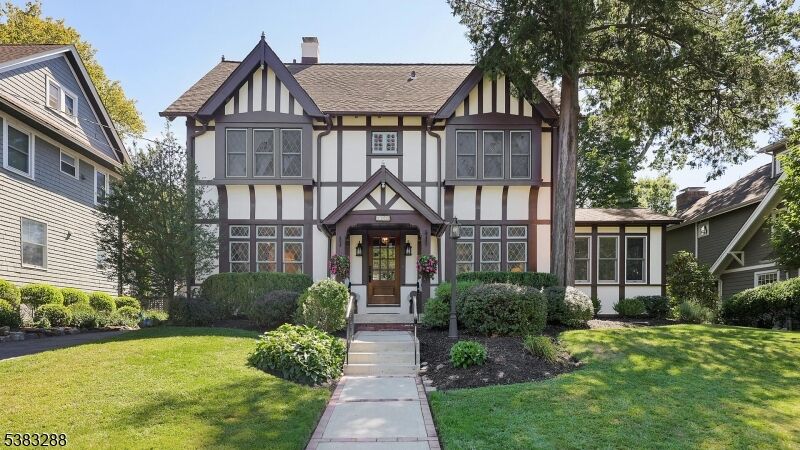 Property Photo: 410 Lenox Ave NJ 07090