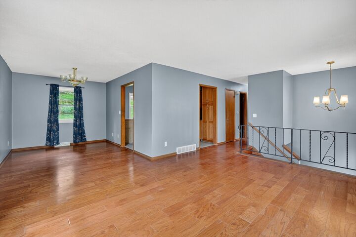 Property Photo: 1527 Meadowlane Avenue IA 50010