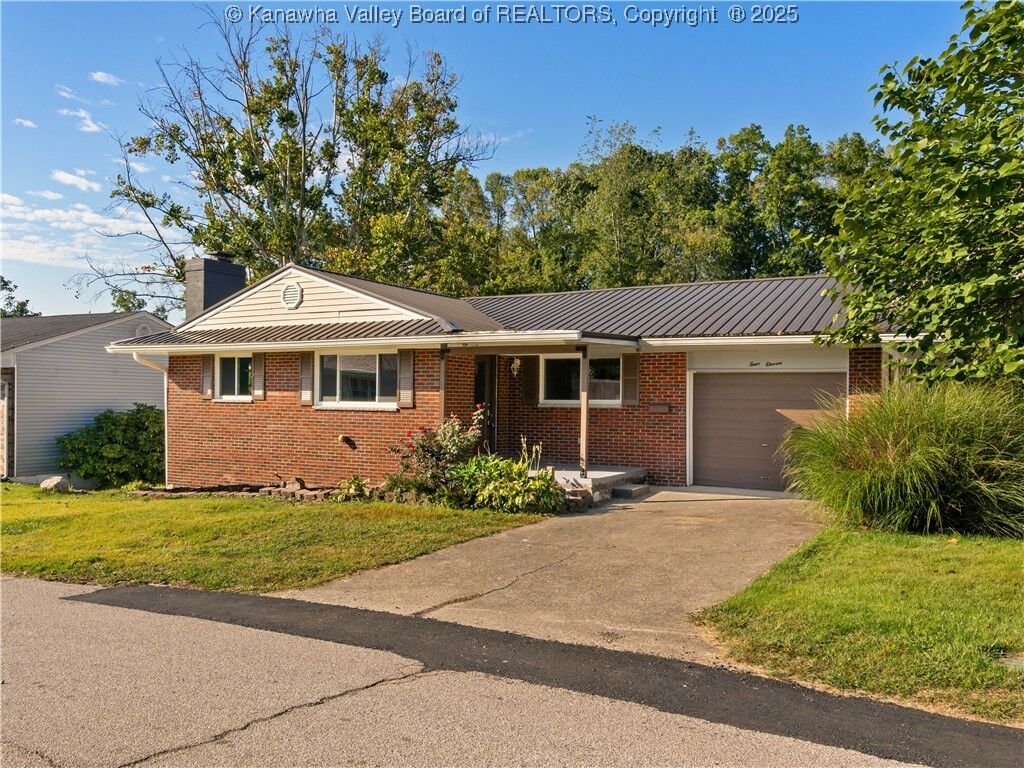 Property Photo:  411 Circle Drive  WV 25526 