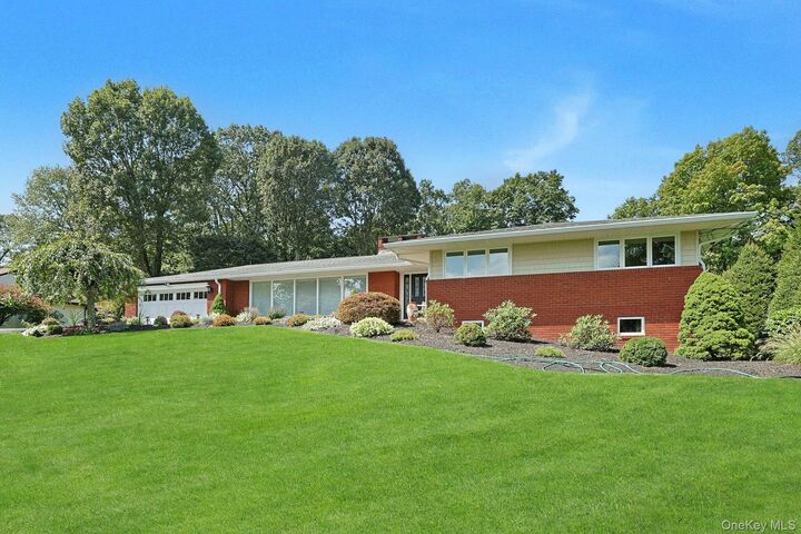 Property Photo:  2 Westerly Lane S  NY 10594 