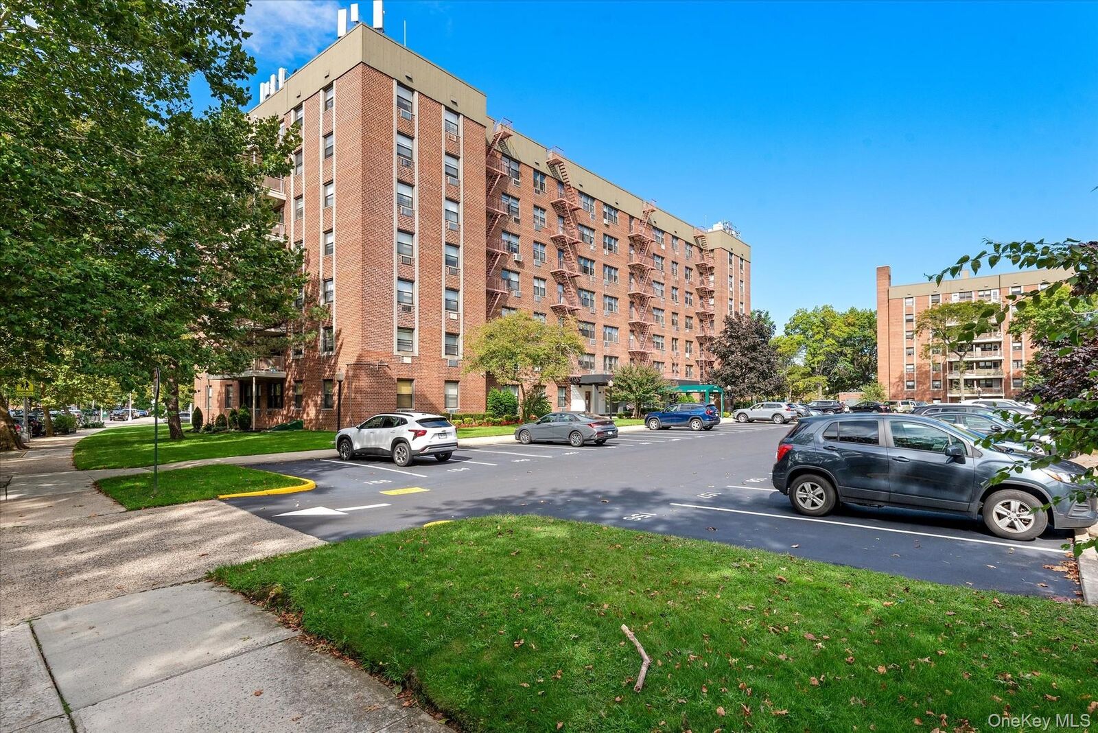 Property Photo:  84-09 155th Avenue 5C  NY 11414