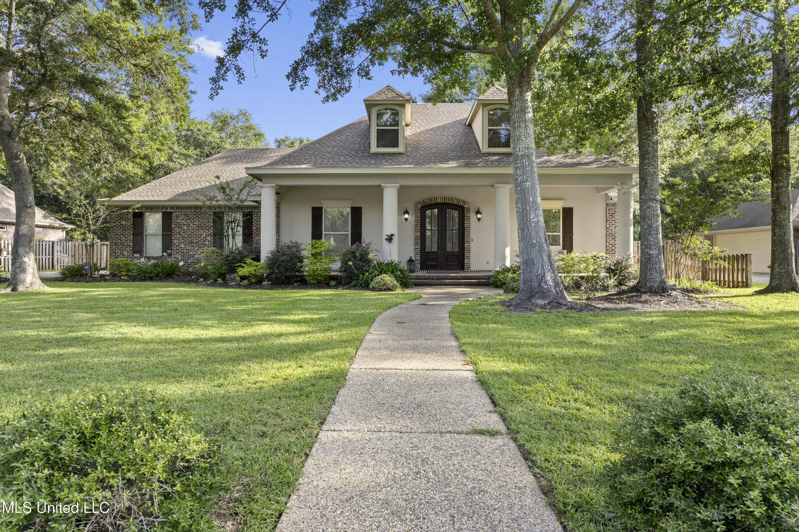 Property Photo:  3208 Oakleigh Circle  MS 39564 