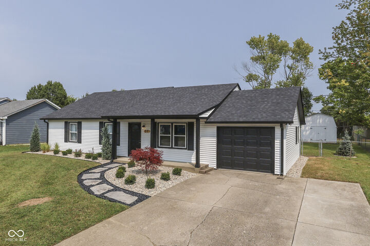 Property Photo:  57 Oakden Court  IN 46184 