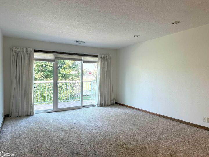 Property Photo:  514 E Olive Street 208  IA 50158 