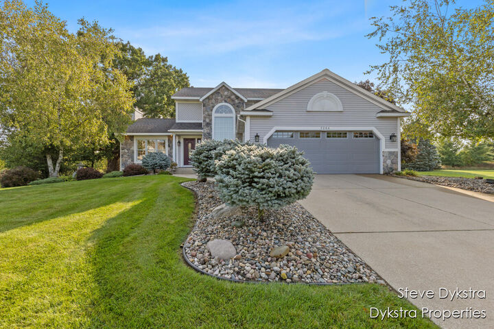 2264 Grand Valley Drive  Ada MI 49301 photo