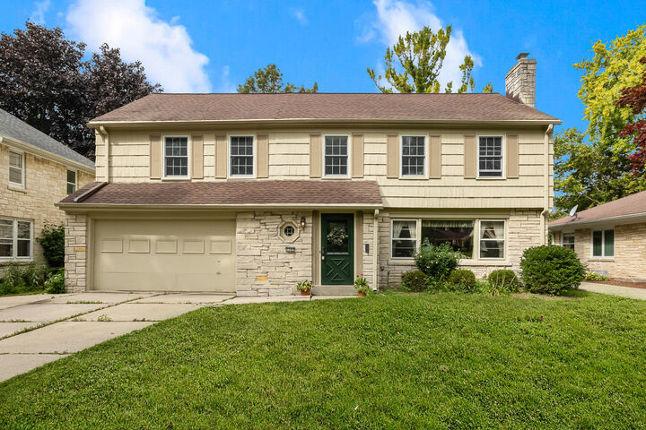 2545 N Swan Blvd  Wauwatosa WI 53226 photo