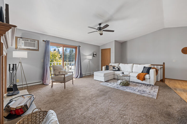 Property Photo:  600 Barrington Ct A  WI 53095 