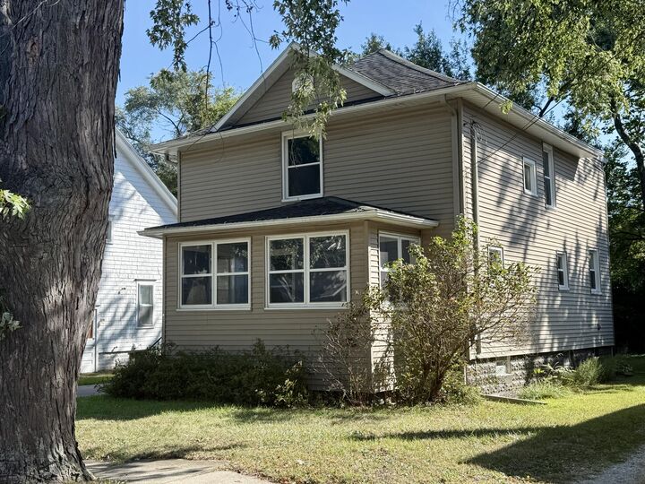 Property Photo:  613 Gilbert Street  MI 49202 
