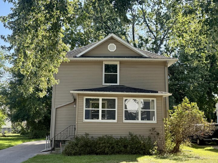 Property Photo: 613 Gilbert Street MI 49202