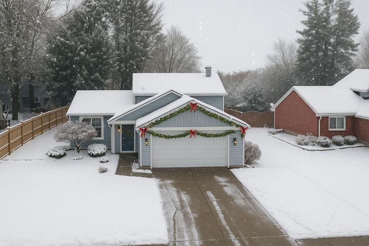 Property Photo: 828 Tierra Street SE MI 49508