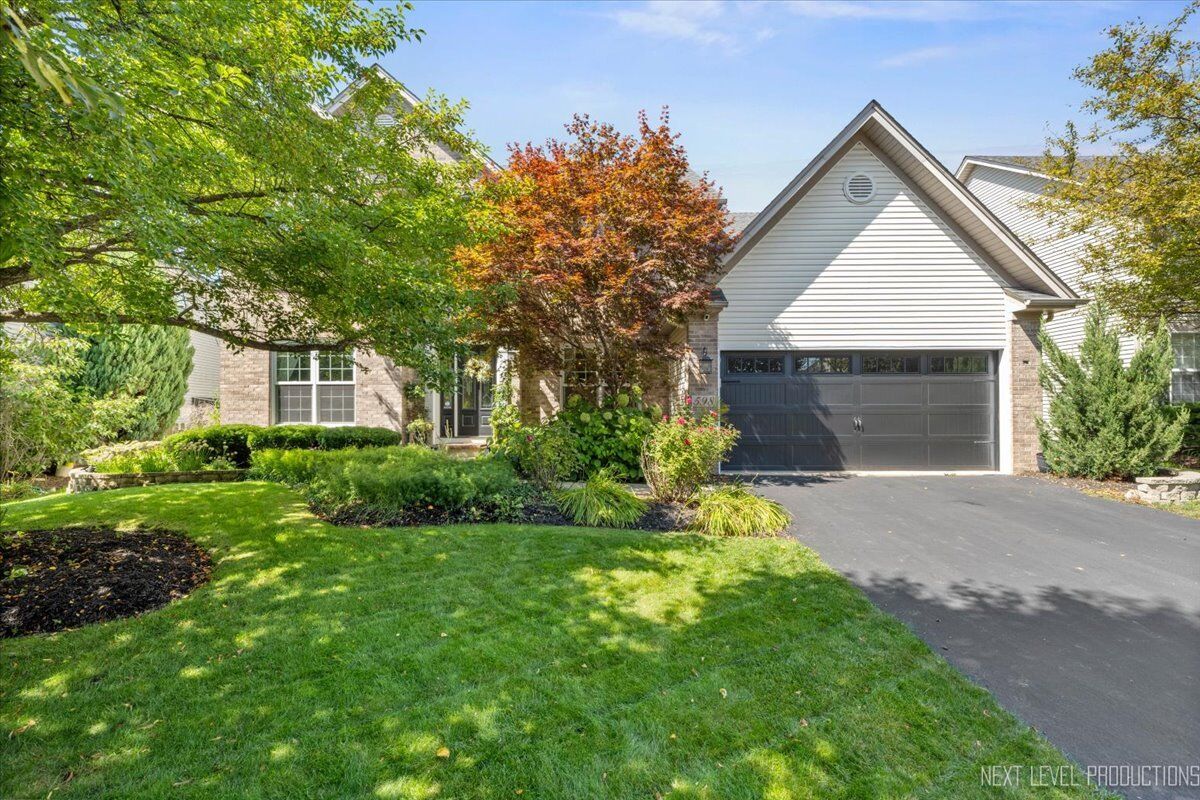 Property Photo:  598 Lake Ridge Drive  IL 60177 