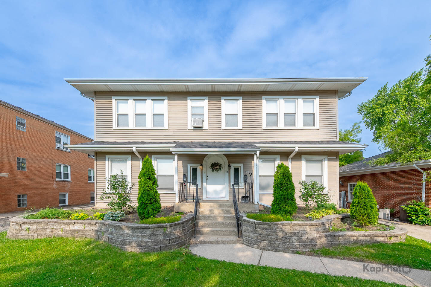 Property Photo:  818 N La Grange Road 1  IL 60526 