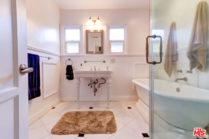 Property Photo:  8008 El Manor Avenue  CA 90045 