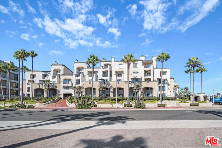200 Pacific Coast Highway 445  Huntington Beach CA 92648 photo