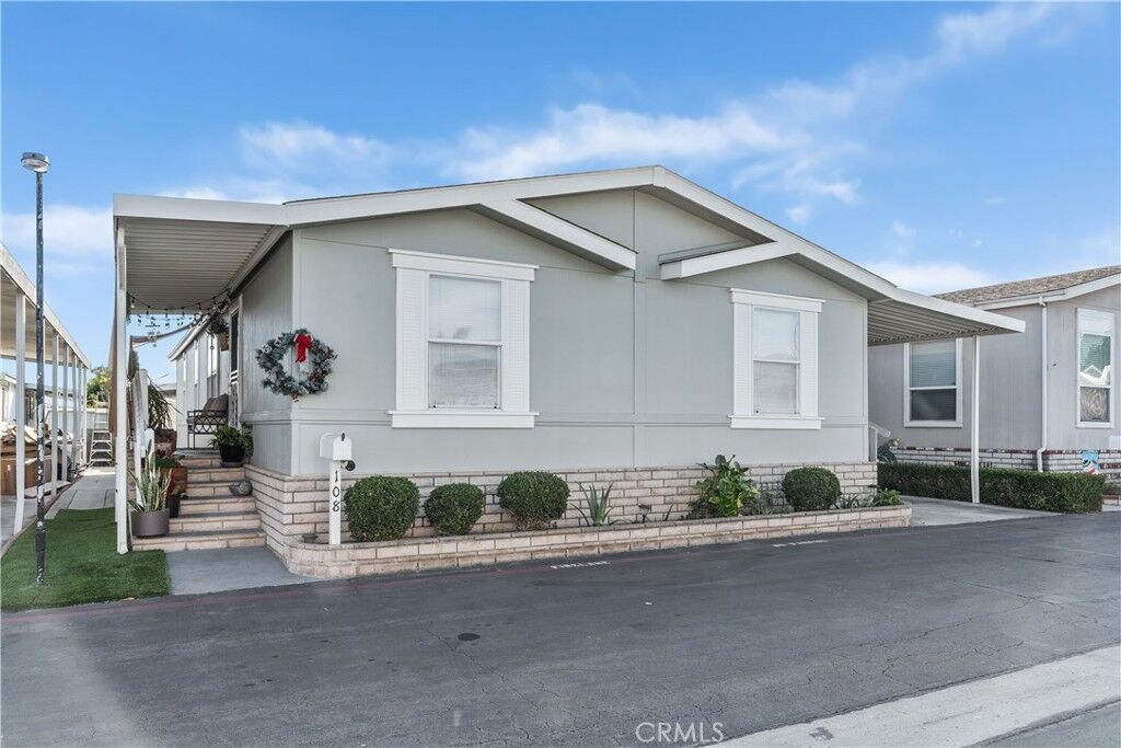 Property Photo:  108 Pigeon Lane  CA 92708 