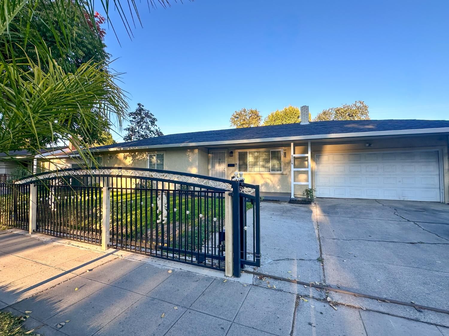 Property Photo:  5806 N El Dorado Street  CA 95207 