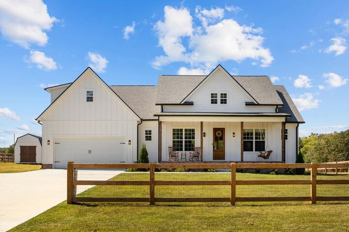 Property Photo:  565 Shorty Few Rd  TN 37055 