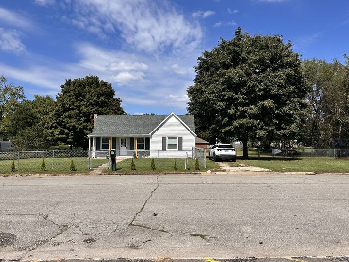 Property Photo:  426 Frank St  TN 38464 