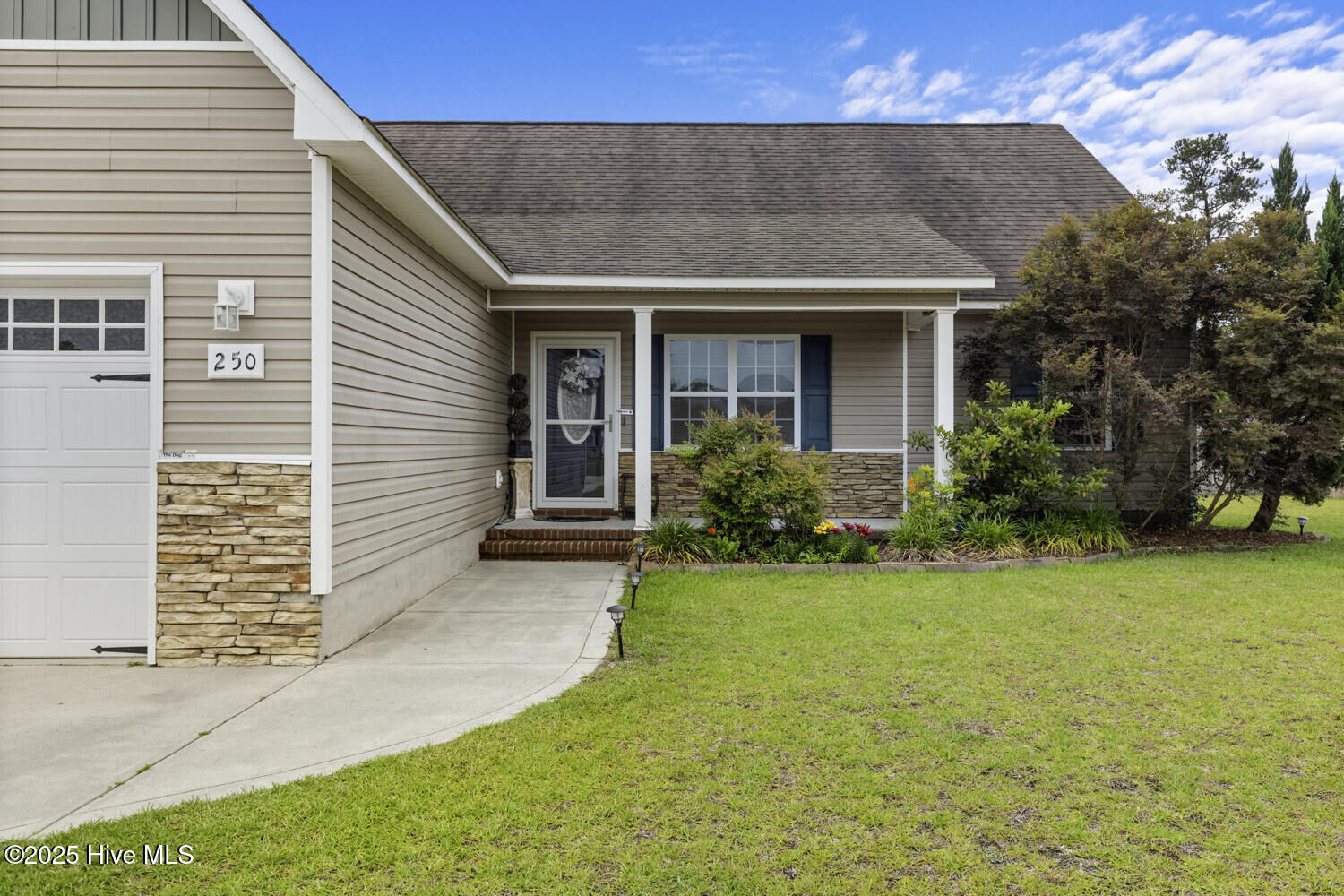 Property Photo: 250 Rowland Drive NC 28574