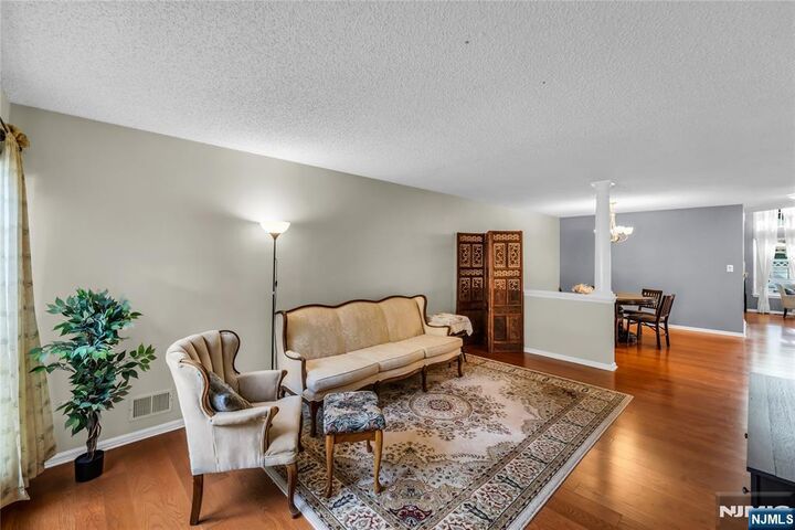 Property Photo:  46 Heritage Court  NJ 07082 