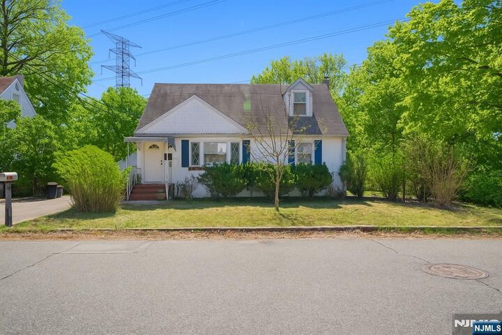 136 Catherine Avenue  Mahwah NJ 07430 photo