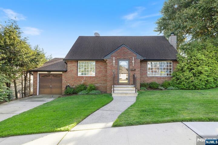 Property Photo: 4 Gail Place NJ 07094